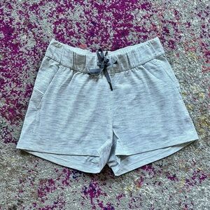 Lululemon On The Fly Shorts, size 6